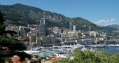 Pohled na Monaco od knížecího paláce